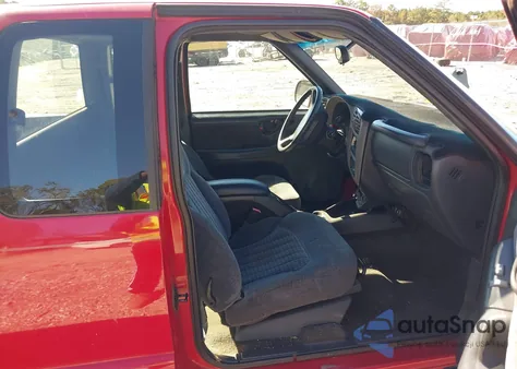 1998 Chevrolet S-10 Ls Fleetside из США, поврежденный, VIN 1GCCS19X2W8186583